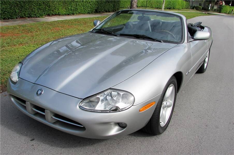 Jaguar XK8