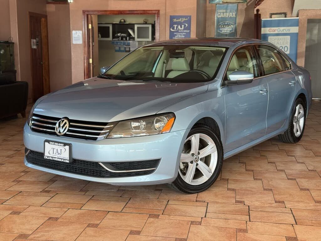 2013 VOLKSWAGEN Passat