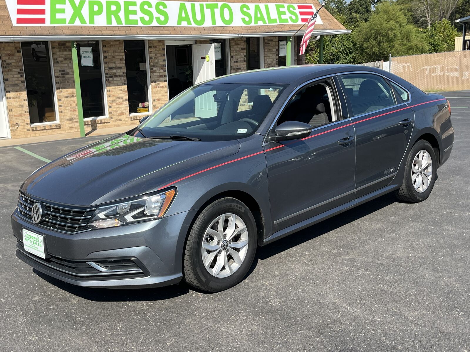 2017 VOLKSWAGEN Passat