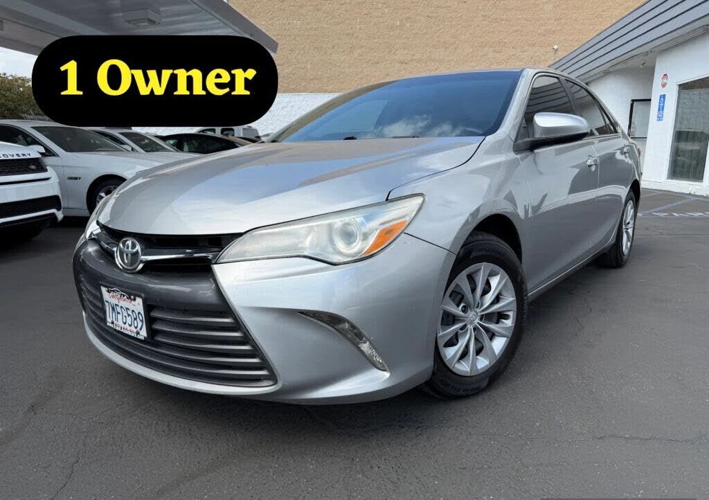 2015 TOYOTA Camry