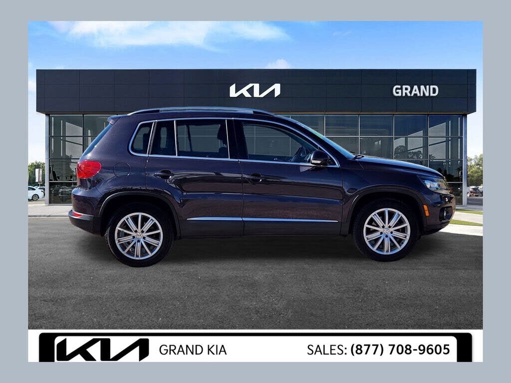 2016 VOLKSWAGEN Tiguan