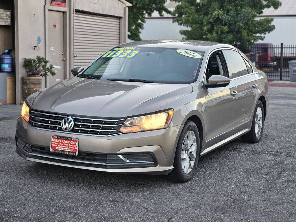 2016 VOLKSWAGEN Passat