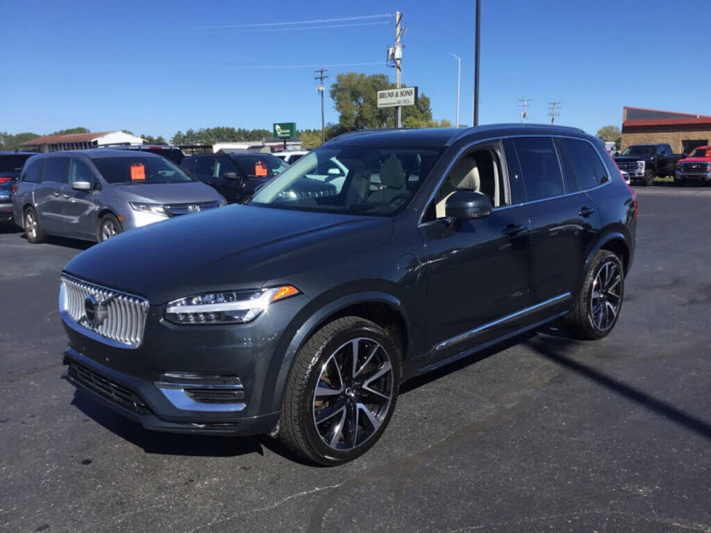 2022 VOLVO XC90