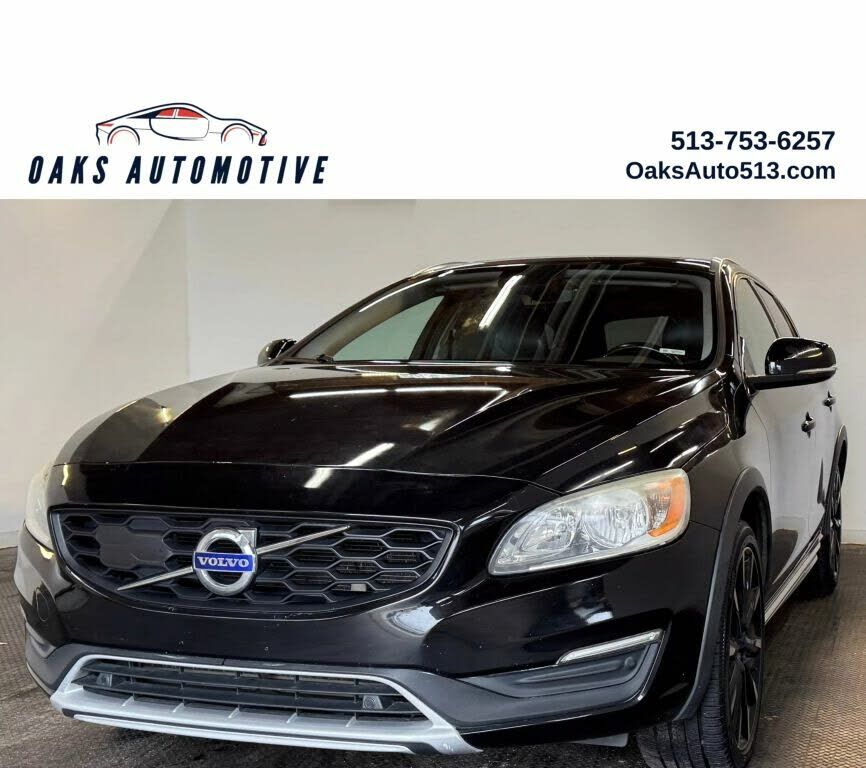 2017 VOLVO V60CC