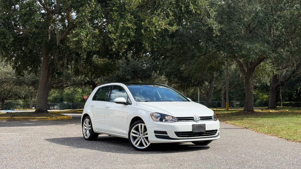 2017 VOLKSWAGEN Golf