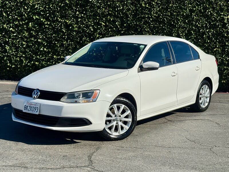 2011 VOLKSWAGEN Jetta