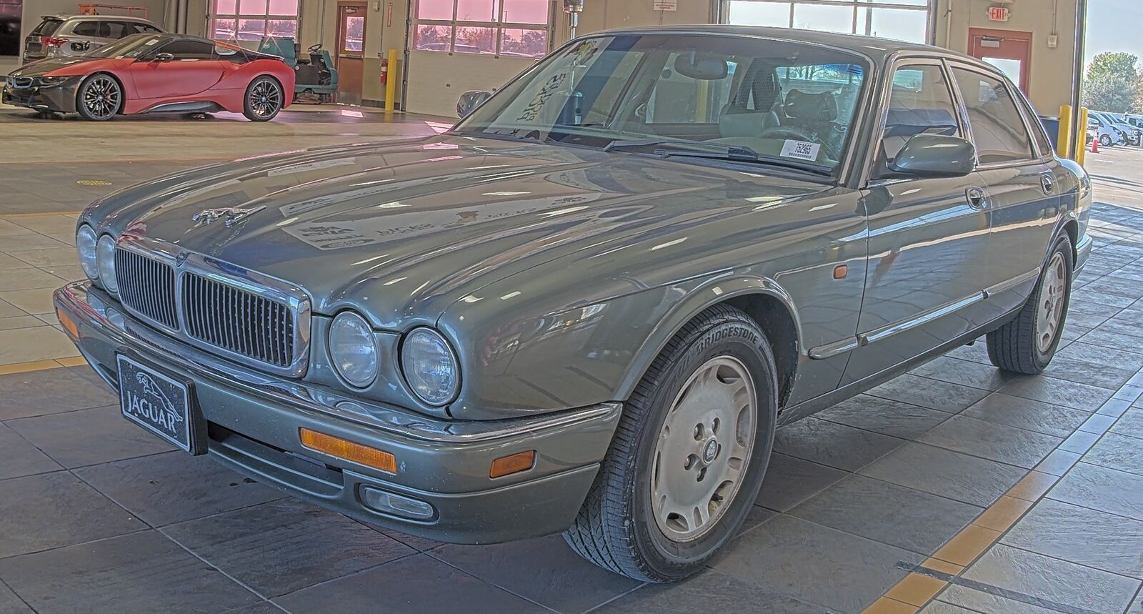 Jaguar XJ6