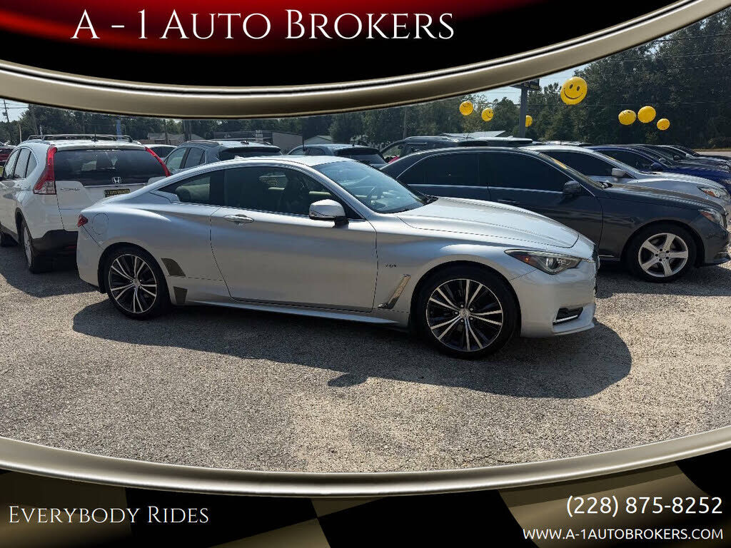 2017 INFINITI Q60