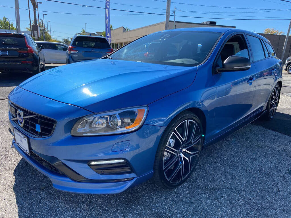 2018 VOLVO V60