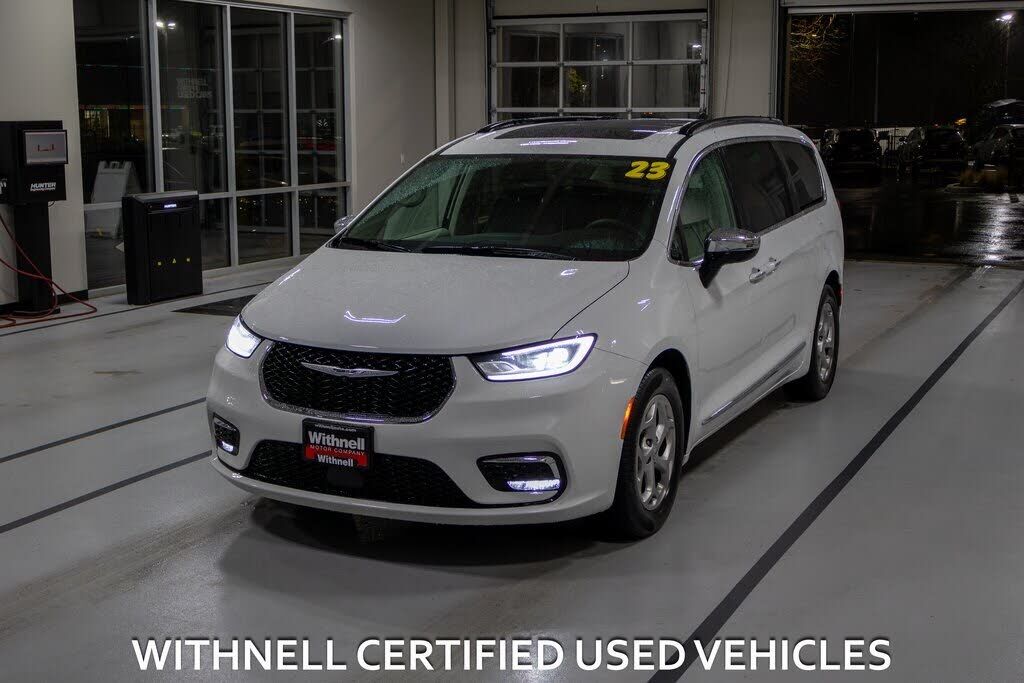 2023 CHRYSLER Pacifica