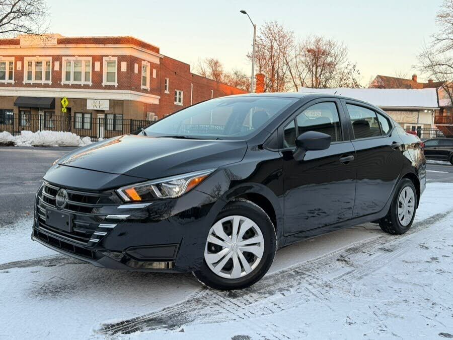 2023 NISSAN Versa