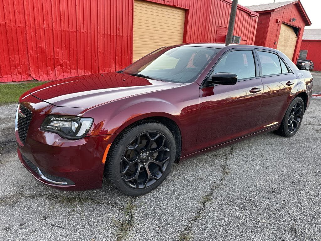 2019 CHRYSLER 300