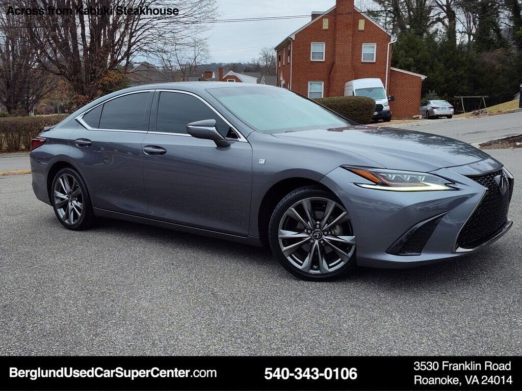 2019 LEXUS ES