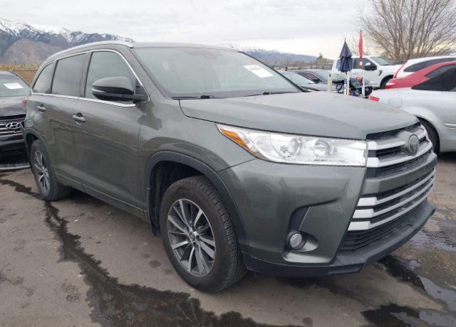 2017 TOYOTA Highlander