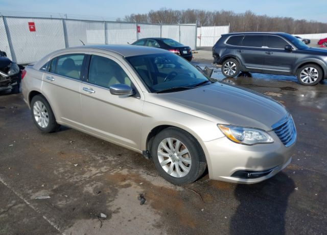 2013 CHRYSLER 200