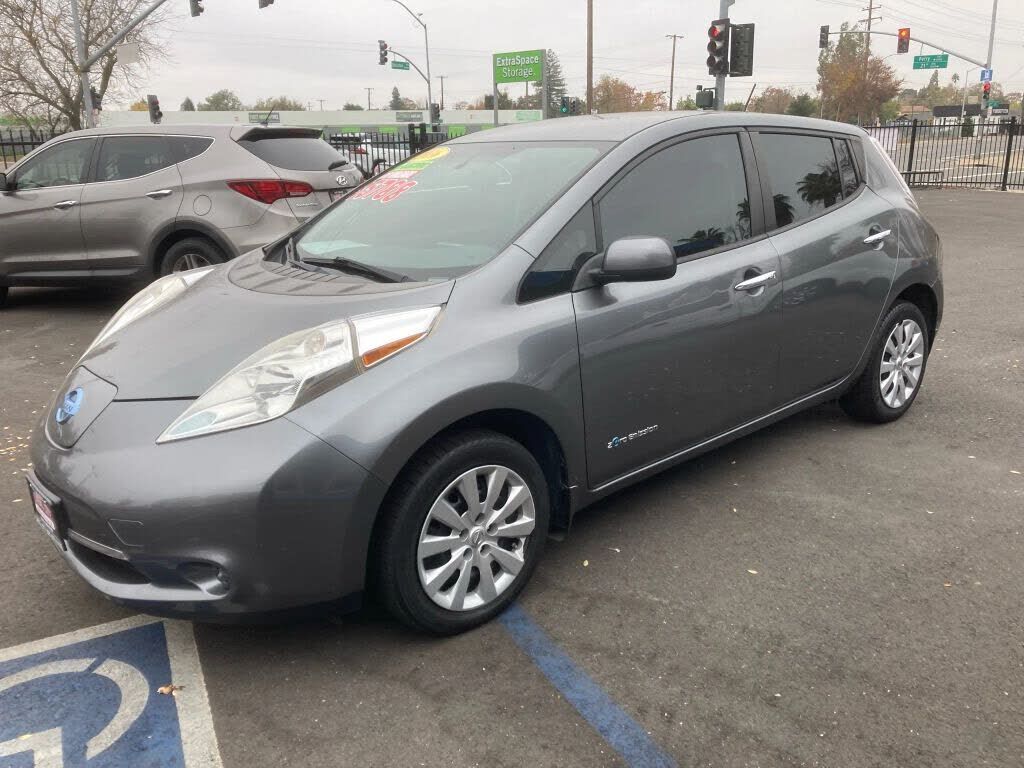 2016 NISSAN Leaf