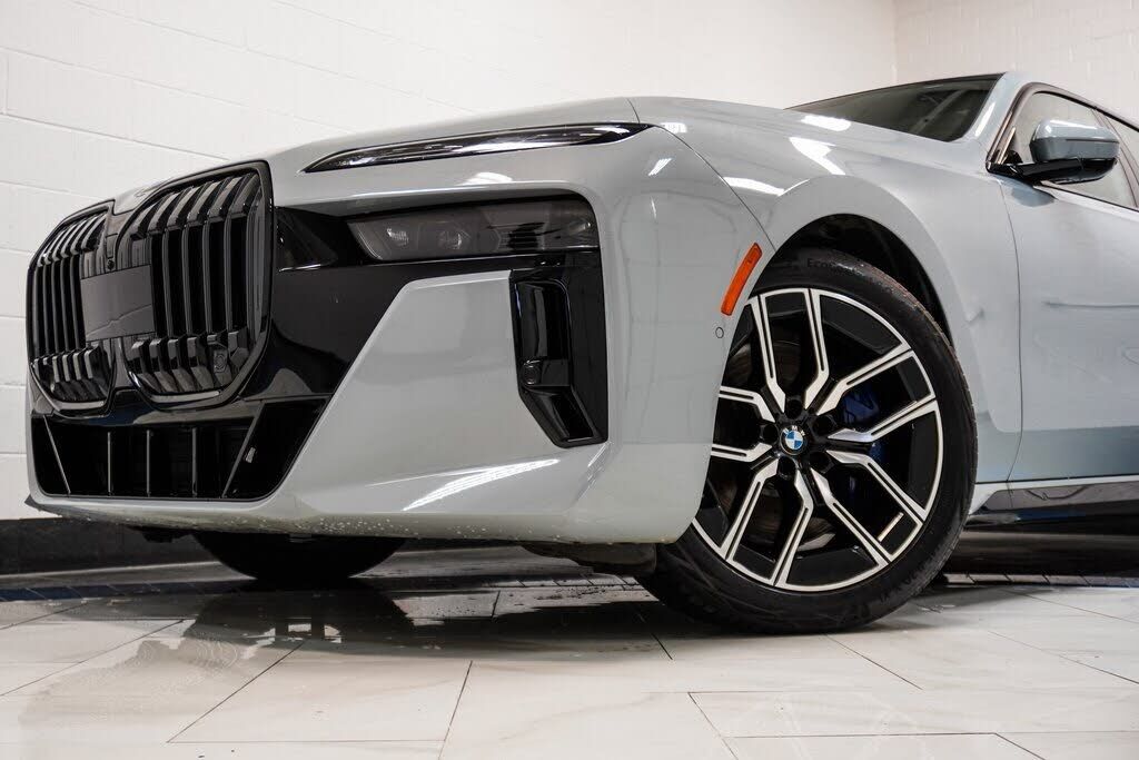 2023 BMW 760i