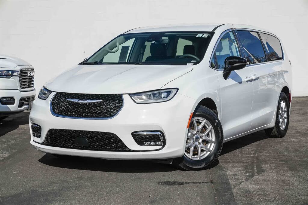 2024 CHRYSLER Pacifica