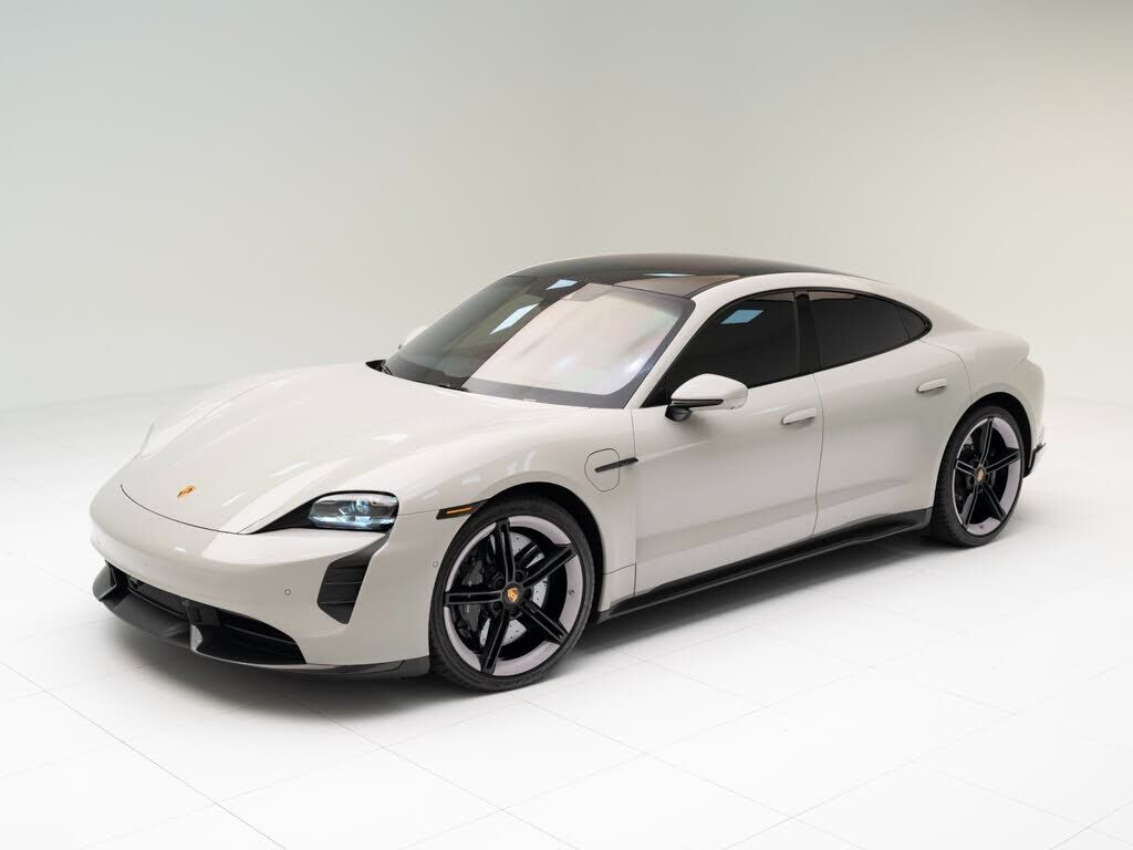 2022 PORSCHE Taycan