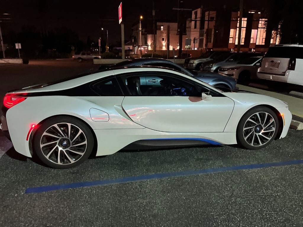 BMW i8