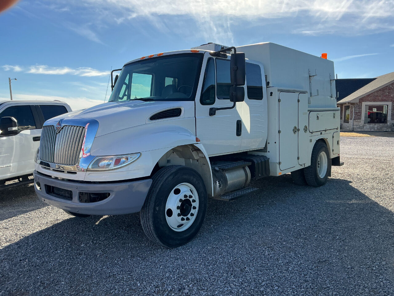 2011 INTERNATIONAL MA025