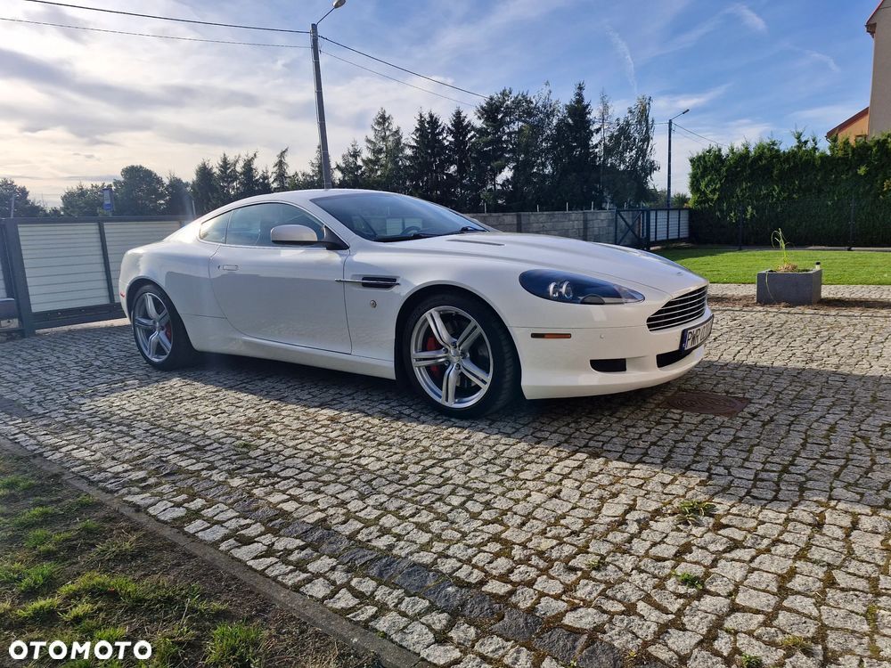 Aston Martin DB9