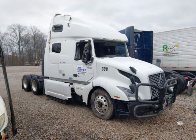2021 VOLVO TRUCK VNL