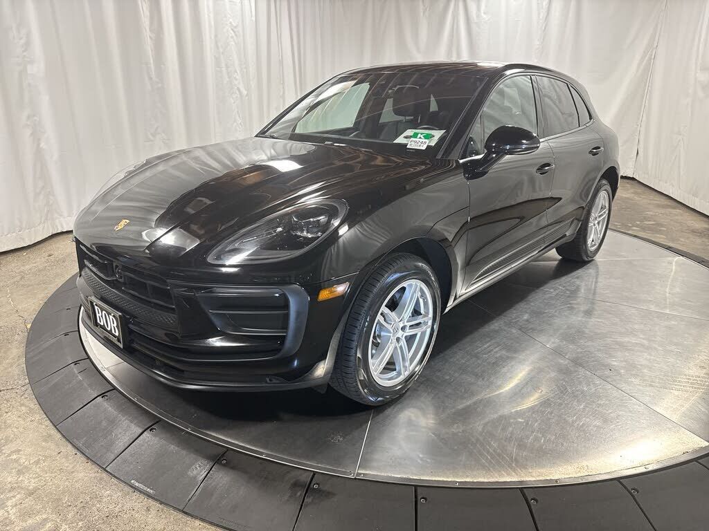 2024 PORSCHE Macan