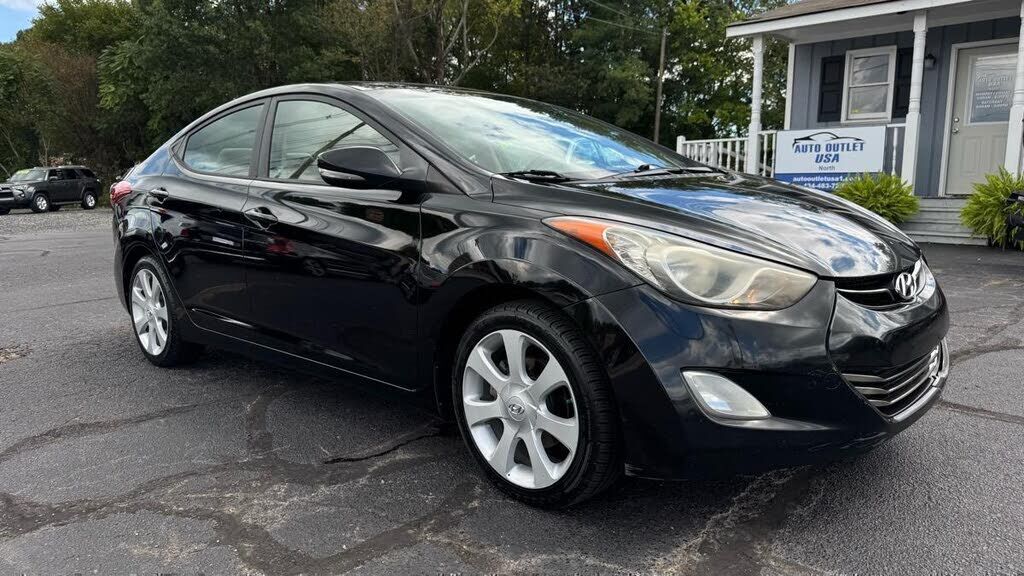 2012 HYUNDAI Elantra