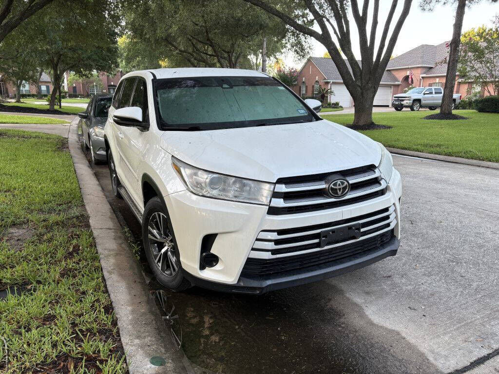 2017 TOYOTA Highlander