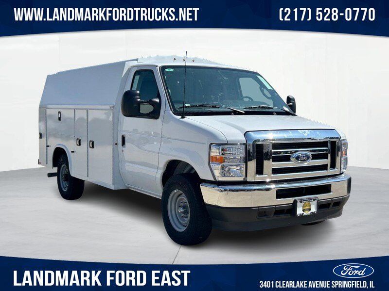 2025 FORD E-350