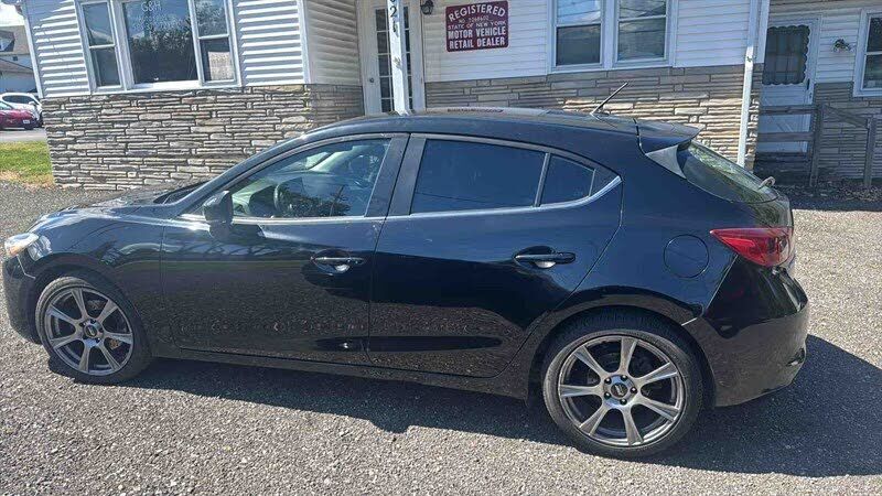2017 MAZDA Mazda3