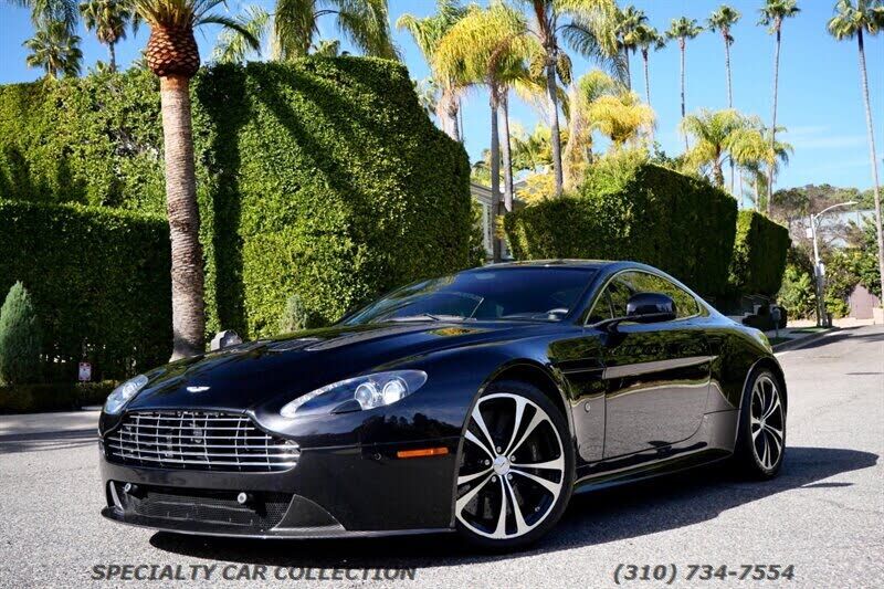 Aston Martin V12 Vantage