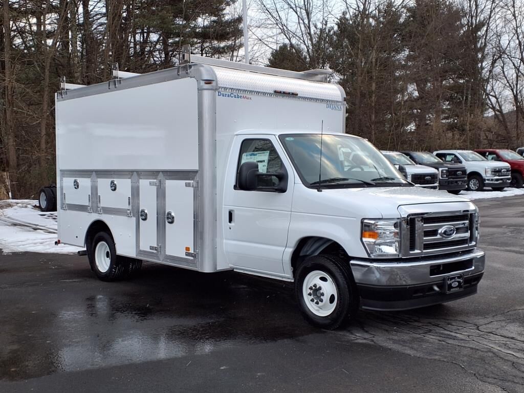 2025 FORD E-350