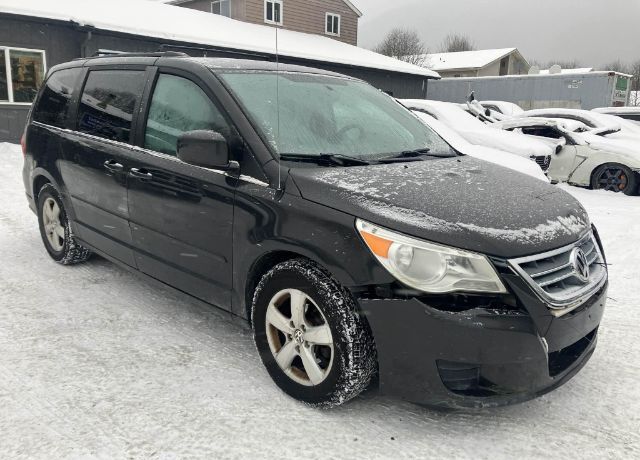 2011 VOLKSWAGEN Routan