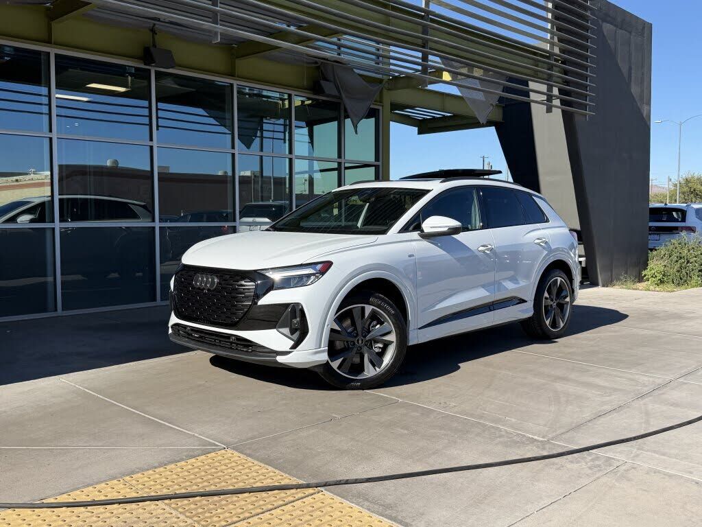 2023 AUDI Q4