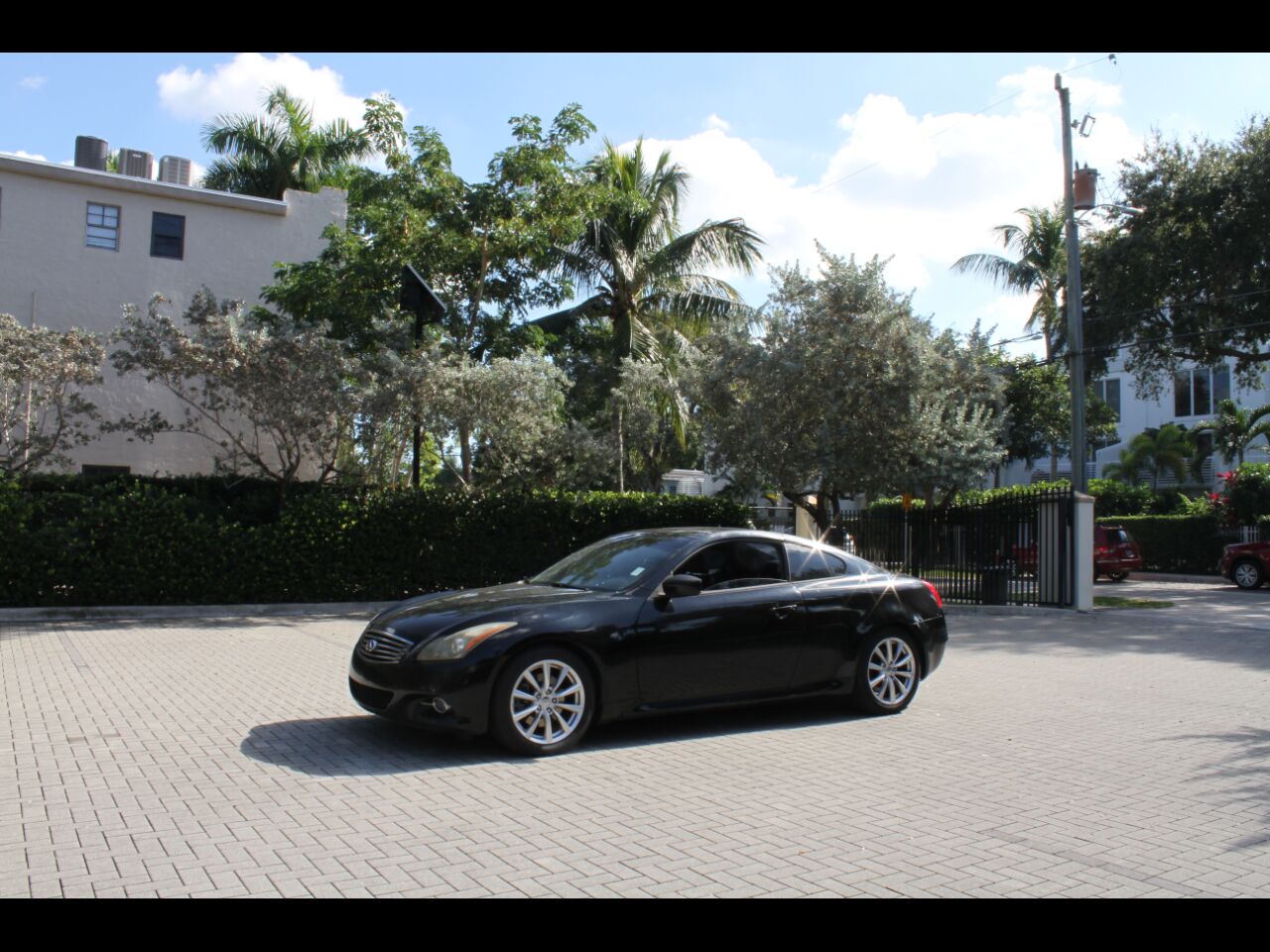 2012 INFINITI G37