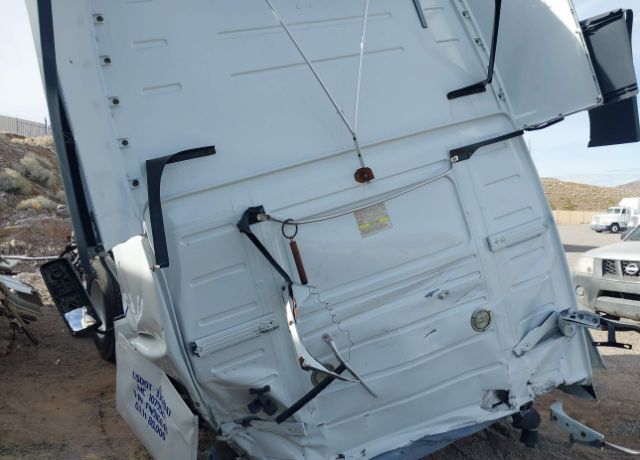 2015 VOLVO TRUCK VNL