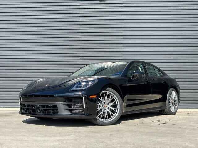 2026 PORSCHE Panamera