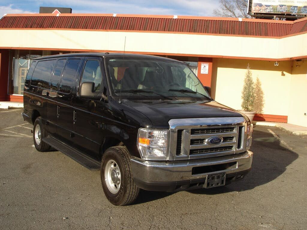 2011 FORD E-350