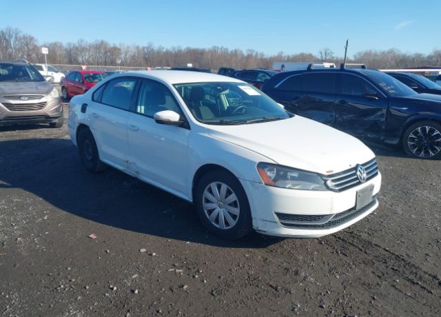 2013 VOLKSWAGEN Passat