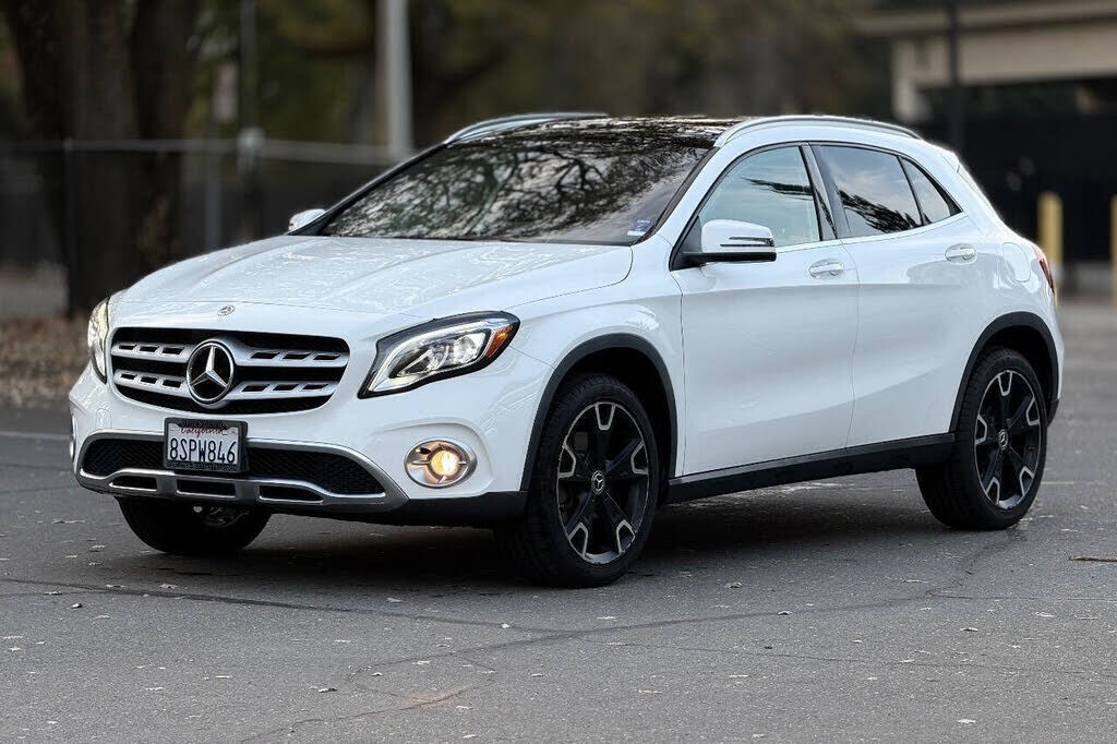 2020 MERCEDES-BENZ GLA-Class