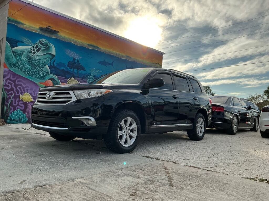 2011 TOYOTA Highlander