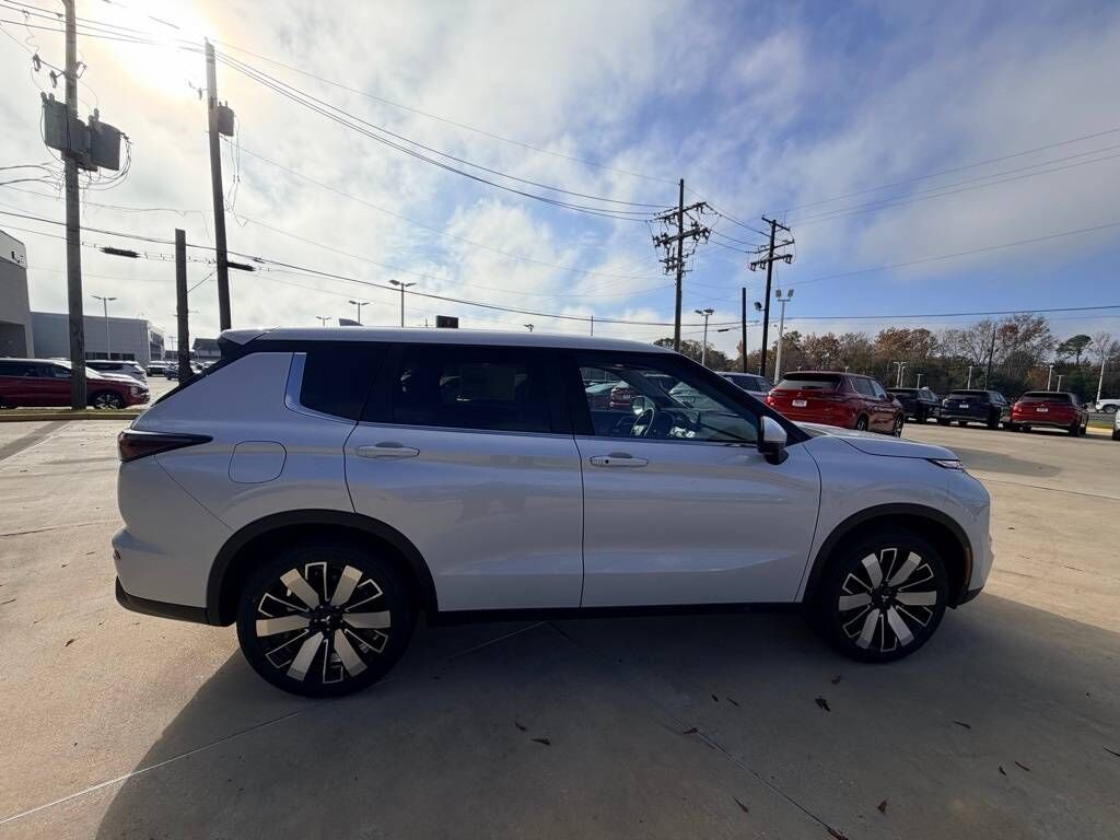 2026 MITSUBISHI Outlander