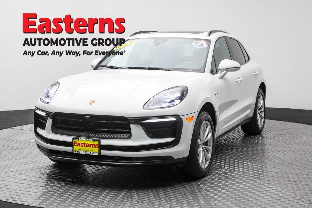 2023 PORSCHE Macan