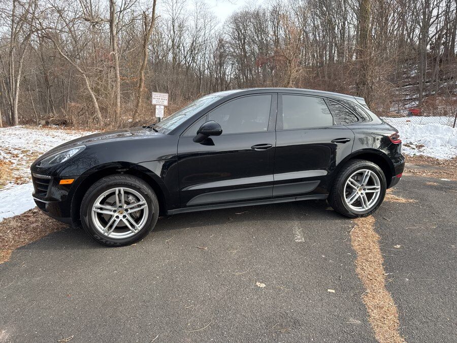 2018 PORSCHE Macan