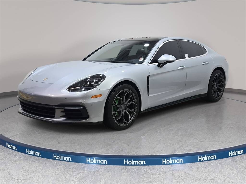 2018 PORSCHE Panamera