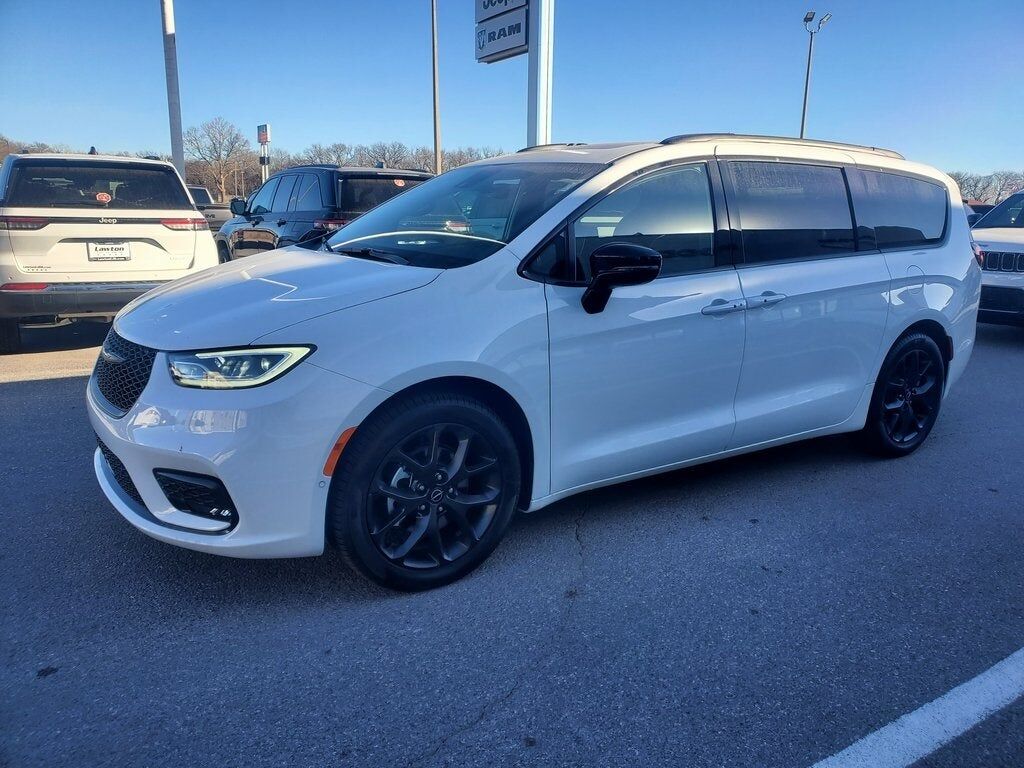 2026 CHRYSLER Pacifica