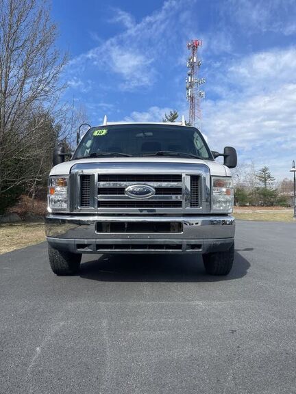 2010 FORD E-350