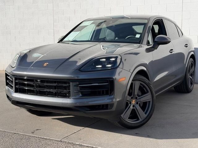 2024 PORSCHE Cayenne